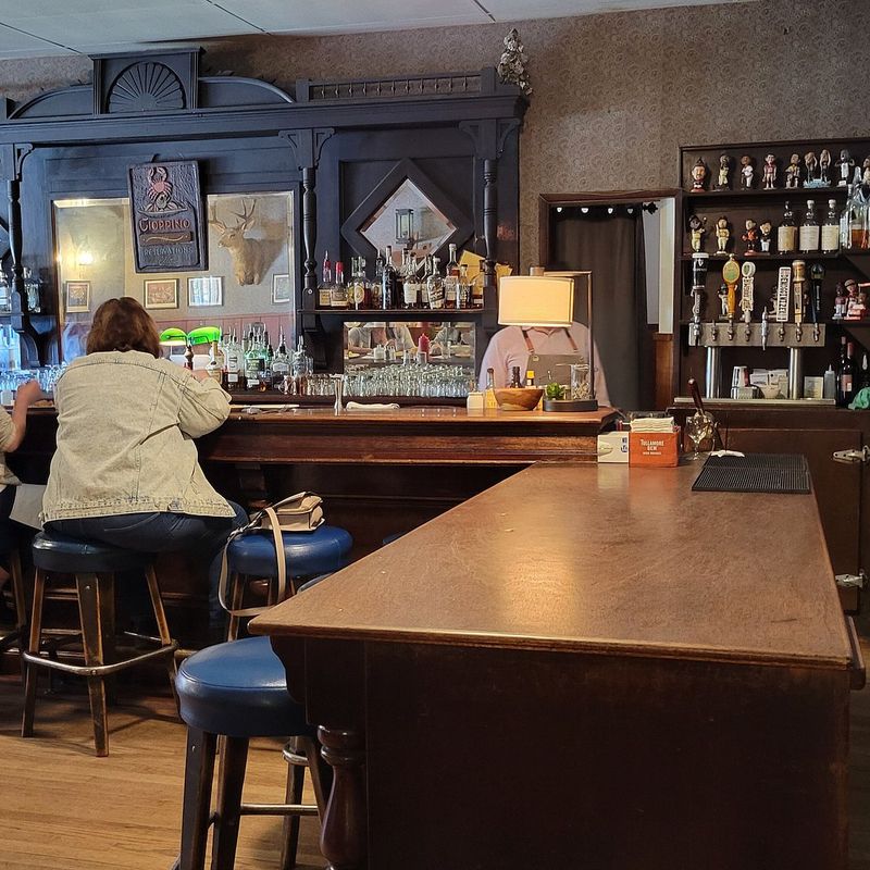 These 13 Charming Country Restaurants In California Are Worth The Detour - Decor Hint Duarte's Tavern, Pescadero