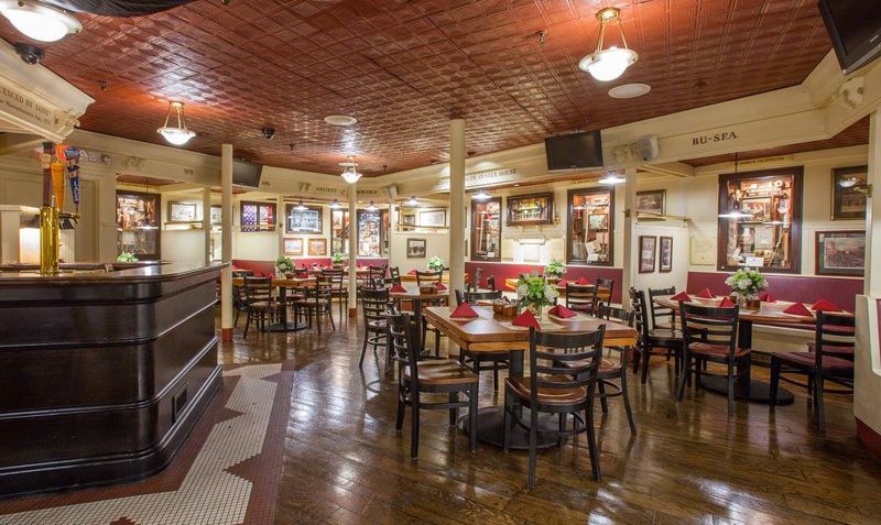 Best Places For Food Lovers Around Boston - Decor Hint Union Oyster House