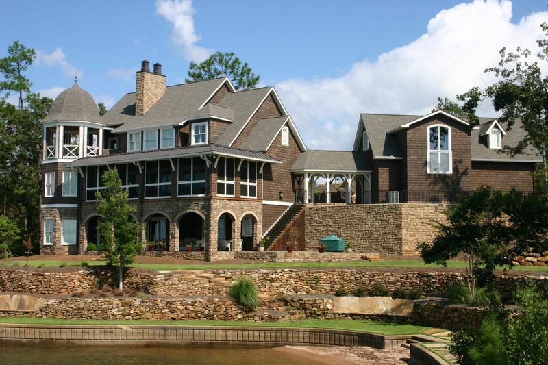 Waterfront Or Riverfront Properties