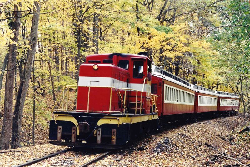 12 Pennsylvania Train Rides That Turn Travel Into A Sightseeing Experience - Decor Hint Middletown and Hummelstown Railroad