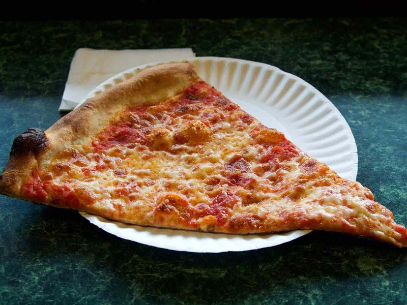 New York City's Most Iconic Foods - And Where Locals Still Get Them - Decor Hint New York-Style Pizza