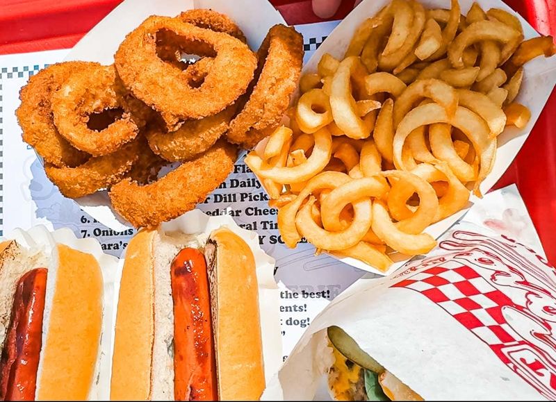 11 Pennsylvania Hot Dog Stands Serving Flavor That Hits Hard - Decor Hint Sara's (Erie)