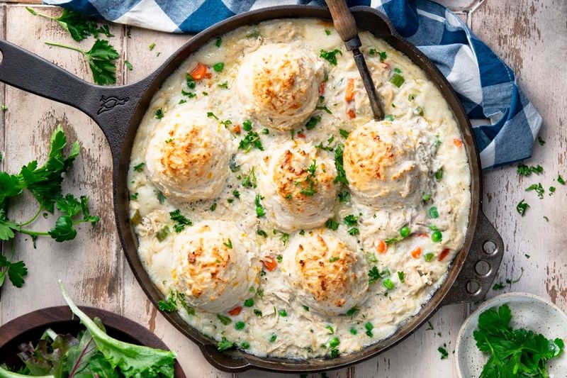 18 New York Country Recipes That Bring Warmth To The Table - Decor Hint Chicken and Biscuits