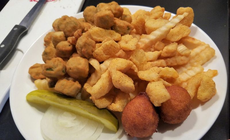 20 Illinois Small-Town Dining Destinations That Delight Every Time - Decor Hint The Red Onion, Equality