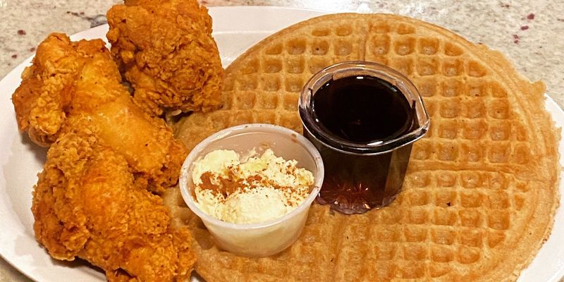 11 New Mexico Restaurants Frying Up Catfish With A Local Twist - Decor Hint Frank's Famous Chicken & Waffles - Albuquerque