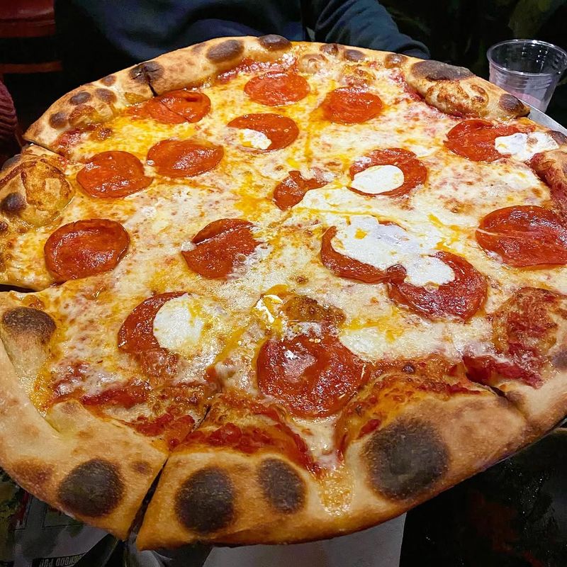 11 Tennessee Pizza Joints Serving Pies Worth Every Road Trip - Decor Hint Mafiaoza's - Nashville