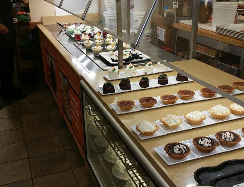 The Oregon Buffet Everyone Talks About For Its Endless Options - Decor Hint Dessert Bar That Rivals Your Wildest Dreams