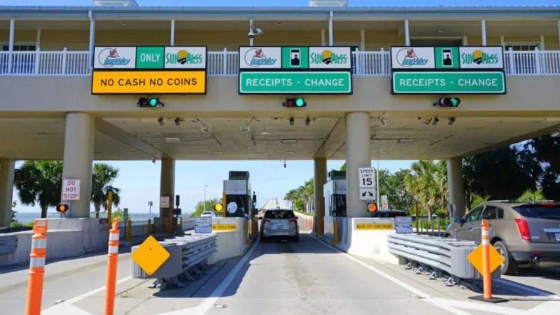 Vacation Mistakes To Avoid When Exploring Florida - Decor Hint Forgetting About Toll Roads