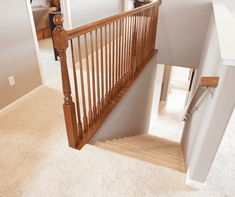 15 Living Oak Designs From Tierra's Texas That Showcase True Southern Sophistication - Decor Hint Grand Oak Staircase with Turned Balusters