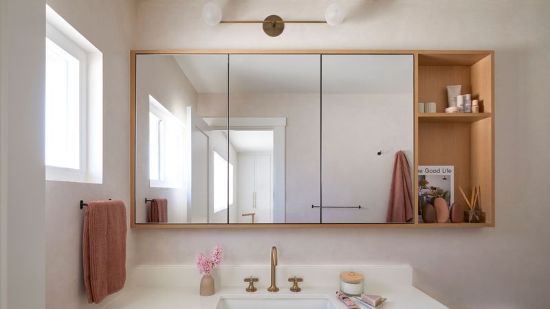15 Living Oak Designs From Tierra's Texas That Showcase True Southern Sophistication - Decor Hint Oak Framed Bathroom Vanity Mirror