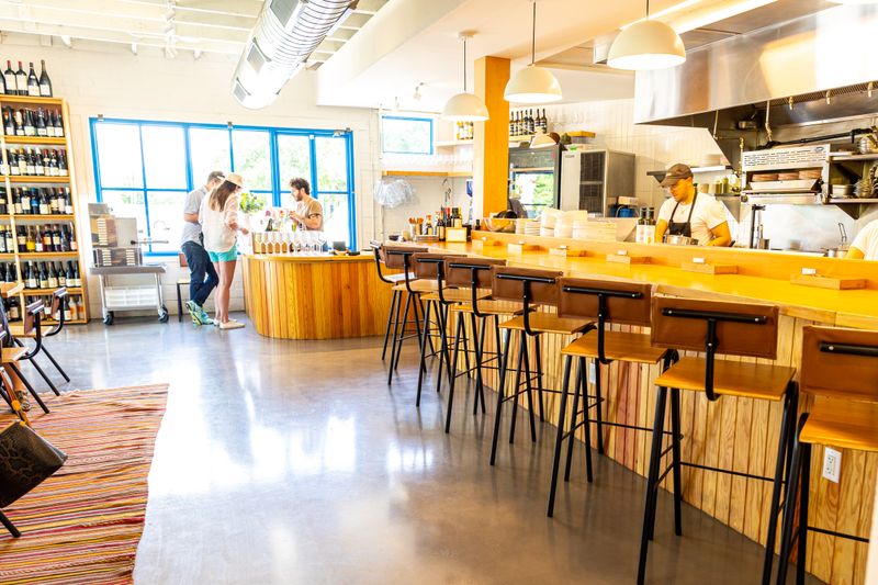 13 Austin Restaurants Where Couples Go For Food Fun And A Perfect Night Out - Decor Hint Launderette