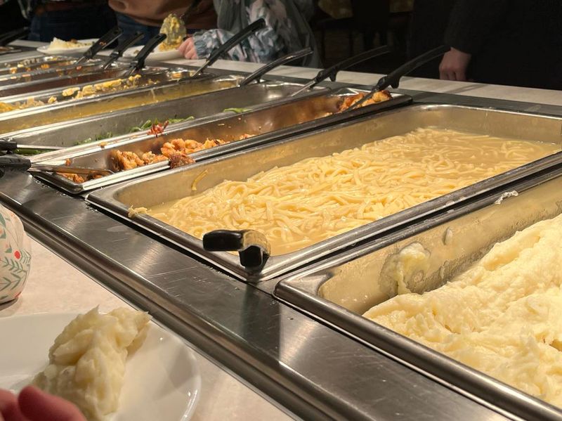 Ohio Buffets That Bring Back The Classic Comfort Food Feel - Decor Hint Der Dutchman in Plain City