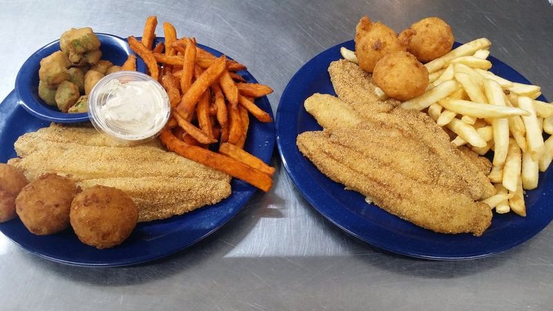 12 Florida Catfish Houses Serving Crunchy Perfection By The Plate - Decor Hint David’s Catfish House - Milton