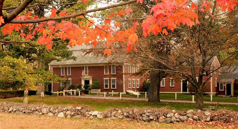 Massachusetts Restaurants So Charming They Belong On A Postcard - Decor Hint Longfellow's Wayside Inn, Sudbury