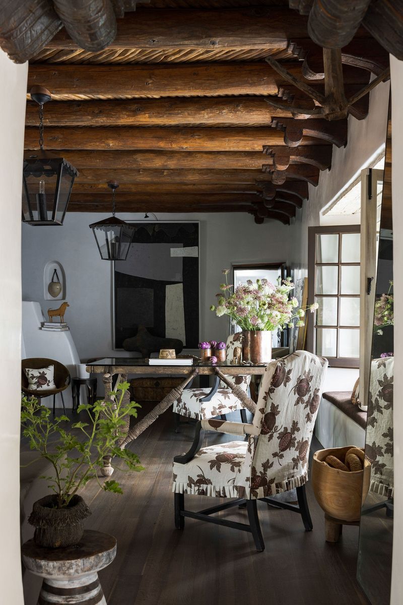 Old Living Room Looks Fading Away From New Mexico Houses - Decor Hint Heavy Southwestern Themed Decor