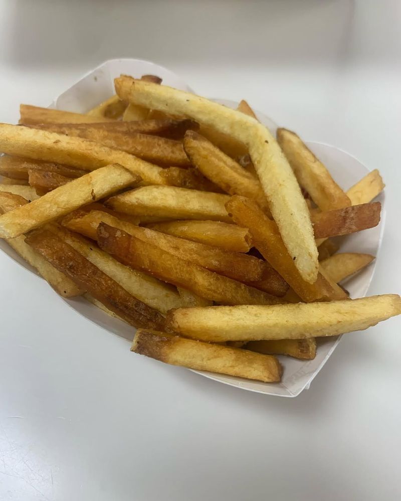 14 In-N-Out Secrets Locals Swear By For The Perfect Burger Every Time - Decor Hint Request Your Fries Well-Done for Perfect Crispiness
