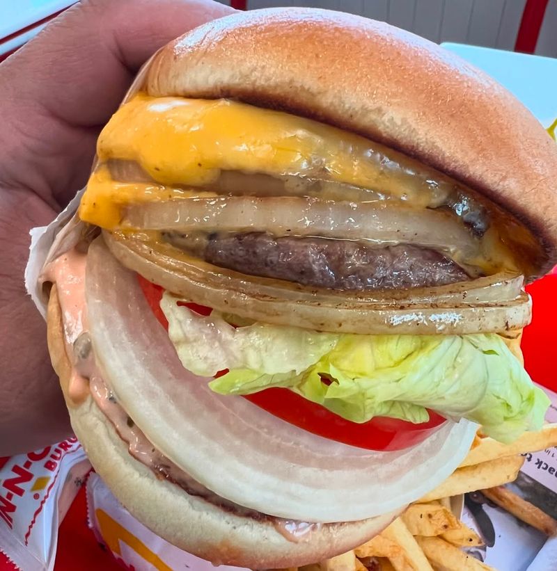 14 In-N-Out Secrets Locals Swear By For The Perfect Burger Every Time - Decor Hint Request Whole Grilled Onions Instead of Chopped