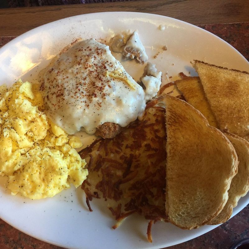 11 Oregon Chicken-Fried Steaks Keeping Country Cooking Alive - Decor Hint Shari's Cafe - Multiple Locations