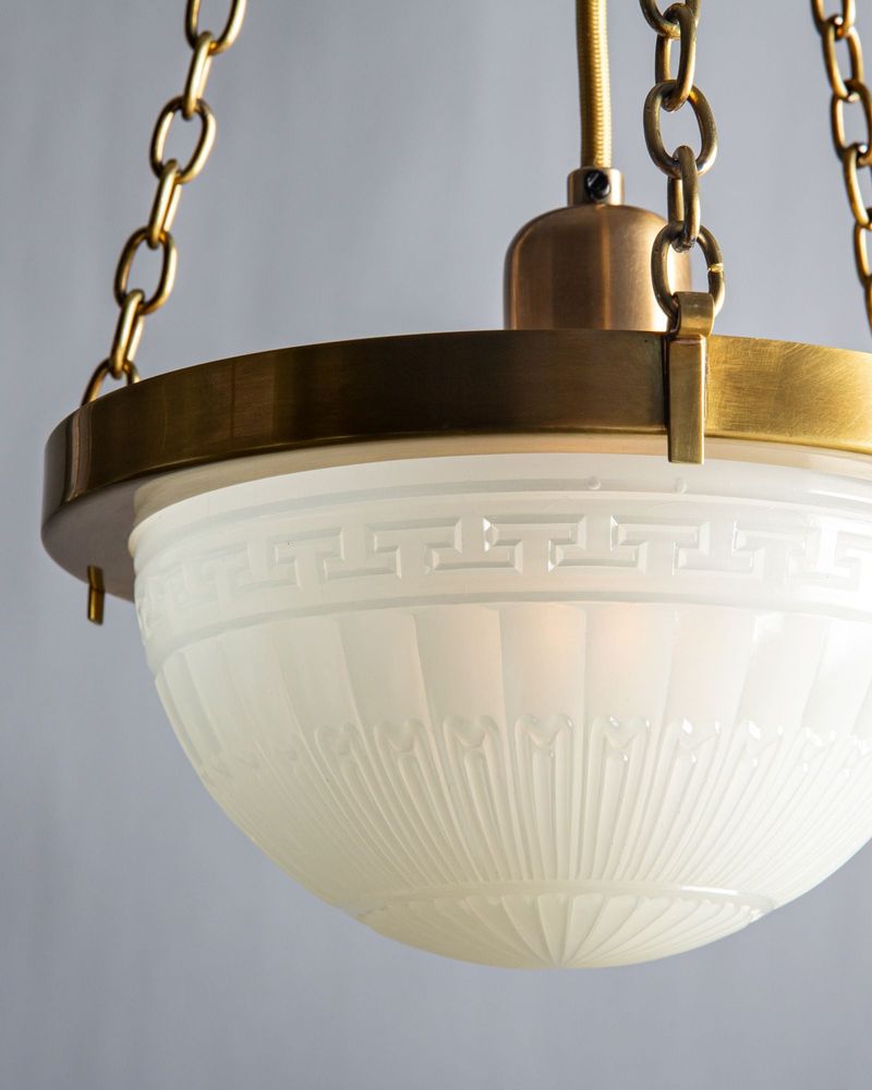 Massachusetts Finds That Are Worth More Than You Think - Decor Hint Vintage Light Fixtures