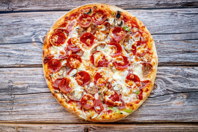 12 Massachusetts Pizza Spots Locals Drive Miles For - Decor Hint Angelina's Pizzeria in Medford