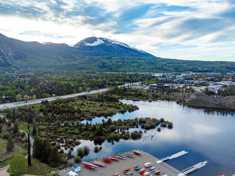 Colorado Mountain Towns That Locals Say Are Packed With Tourists - Decor Hint Frisco