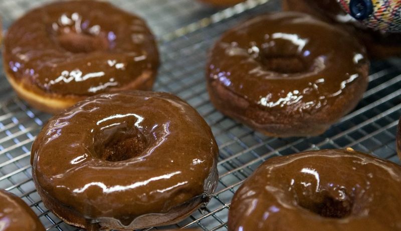 Overhyped Donut Shops In St Charles IL That Don't Live Up To The Buzz - Decor Hint Sweet Spot Donuts