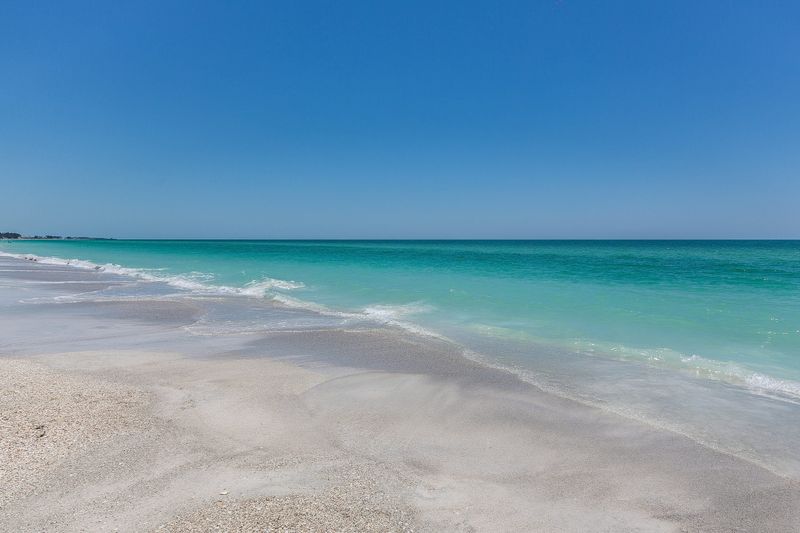 Vacation Mistakes To Avoid When Exploring Florida - Decor Hint Assuming All Beaches Are the Same