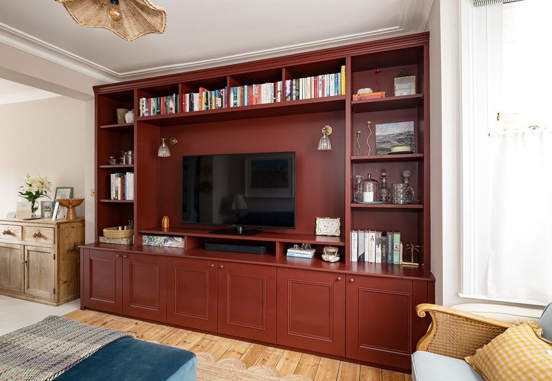 Florida Living Rooms Saying Goodbye To These Once-Popular Trends - Decor Hint Bulky Entertainment Centers