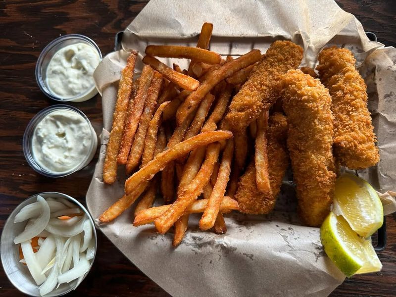 12 Hawaii Fish Fry Restaurants Bringing Island Flavor To A Midwest Classic - Decor Hint Mohala's Bayfront Fish & Chips