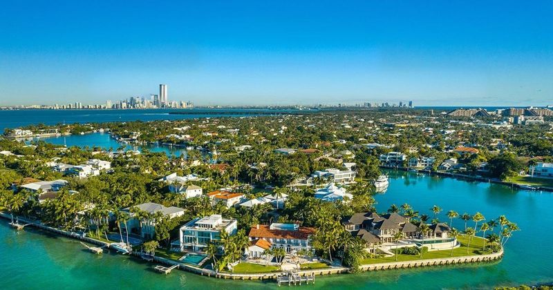 Discover Florida's 50 Most Elite Suburbs, Miami Takes The Lead - Decor Hint Key Biscayne (Miami Area)