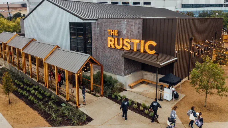 The Rustic - Outdoor Dining Oasis