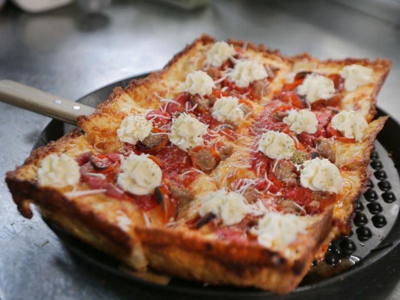 Colorado Pizzerias With Generations Of Deliciousness - Decor Hint Blue Pan Pizza, Boulder