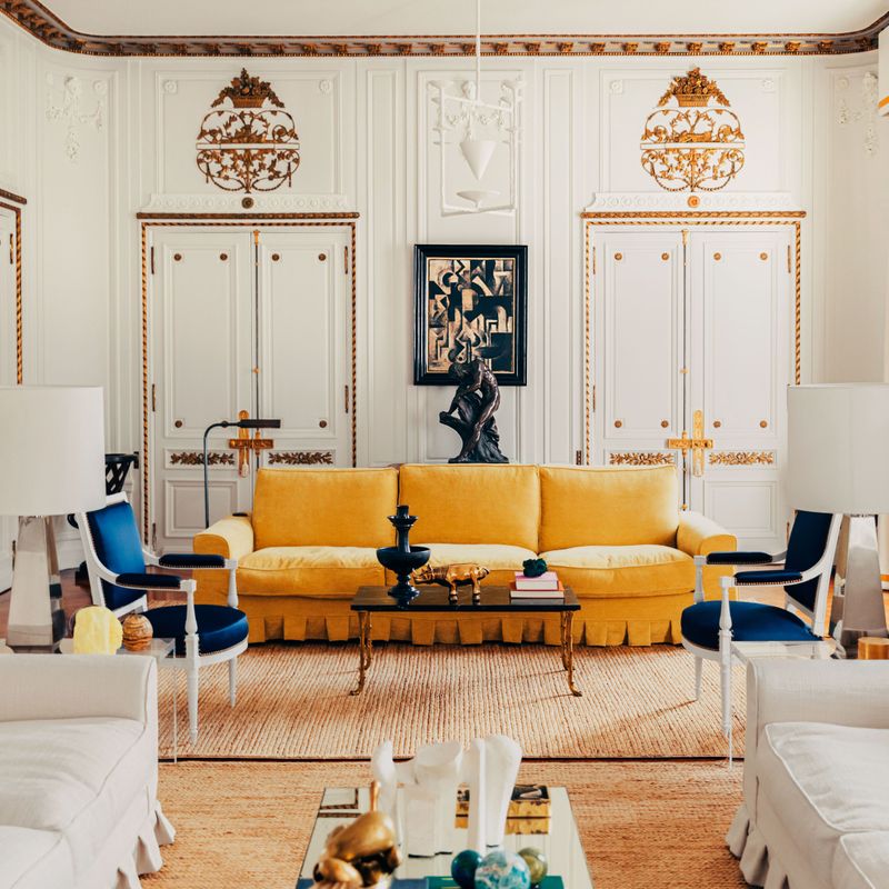 Georgia Homes Embrace These Furniture Trends From The Past - Decor Hint Skirted Sofas