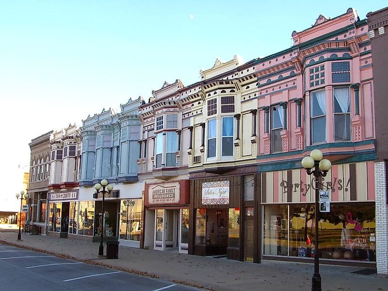This Welcoming Kansas City Offers Lakeside Calm, Scenic Trails, And Heartfelt Festivals - Decor Hint Exploring The Heart Of Paola, Kansas