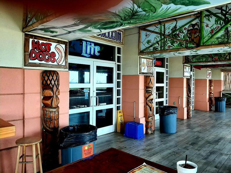These South Carolina Eateries Are Off The Radar But Full Of Flavor - Decor Hint Harold's Restaurant