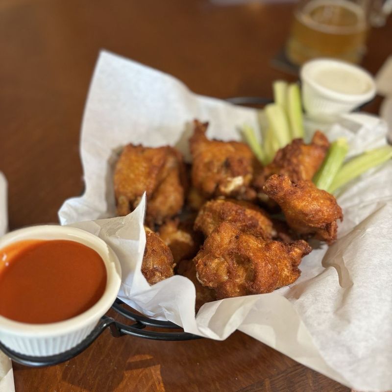 Must-Try Pennsylvania Eateries For Crispy, Juicy Fried Chicken - Decor Hint Big Bear Tavern, Philadelphia