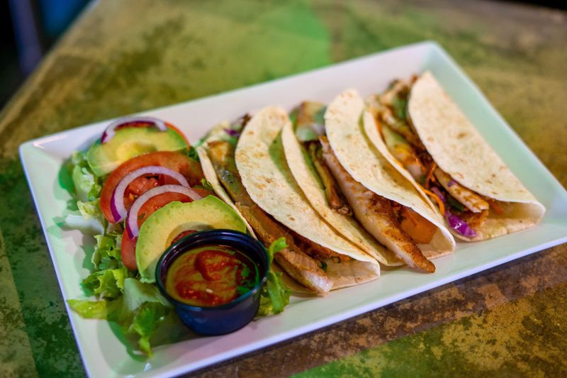 16 Mississippi Family-Run Fried Chicken Restaurants You'll Drive Miles For - Decor Hint Faye's Kitchen - Moss Point