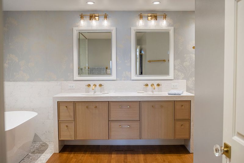 10 Ohio Bathroom Upgrades That Look Good Online But Don't Age Well - Decor Hint Waterfall Edge Vanity Countertops
