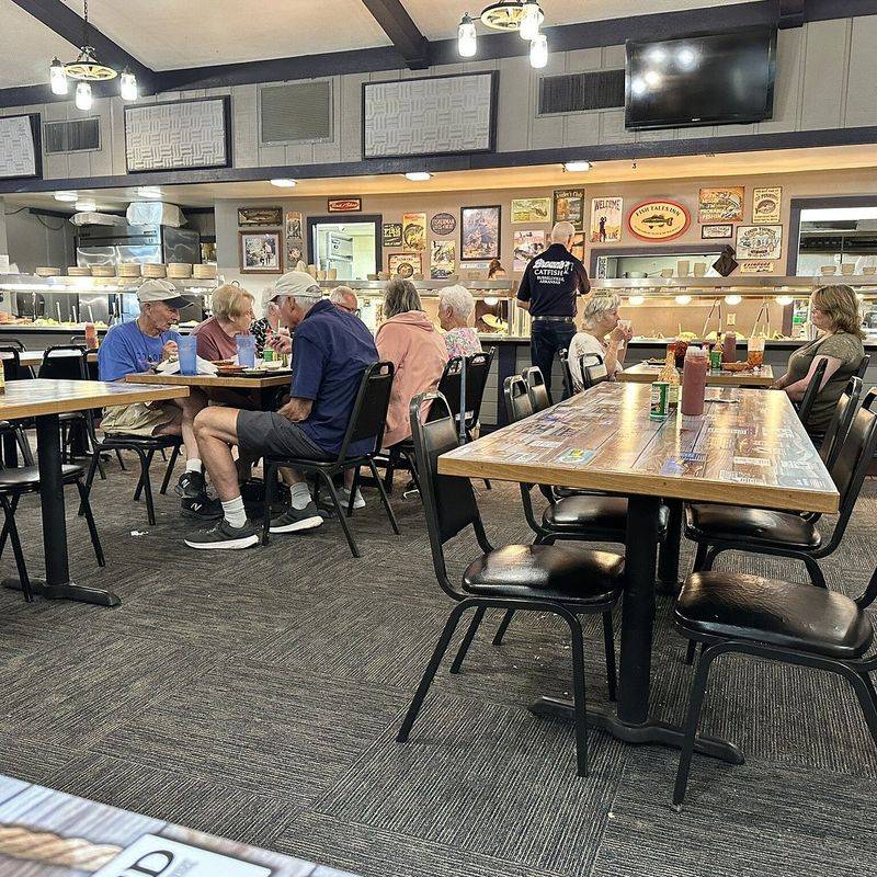 15 Small-Town Arkansas Restaurants Overflowing With Charm - Decor Hint Brown's Catfish