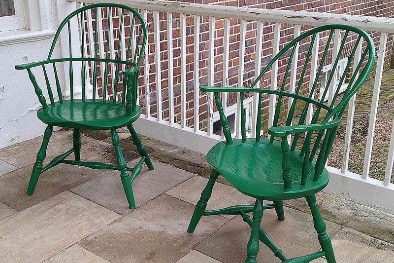 12 Pennsylvania Furniture Styles Homeowners Are Embracing Again In 2026 - Decor Hint Colonial Windsor Chairs
