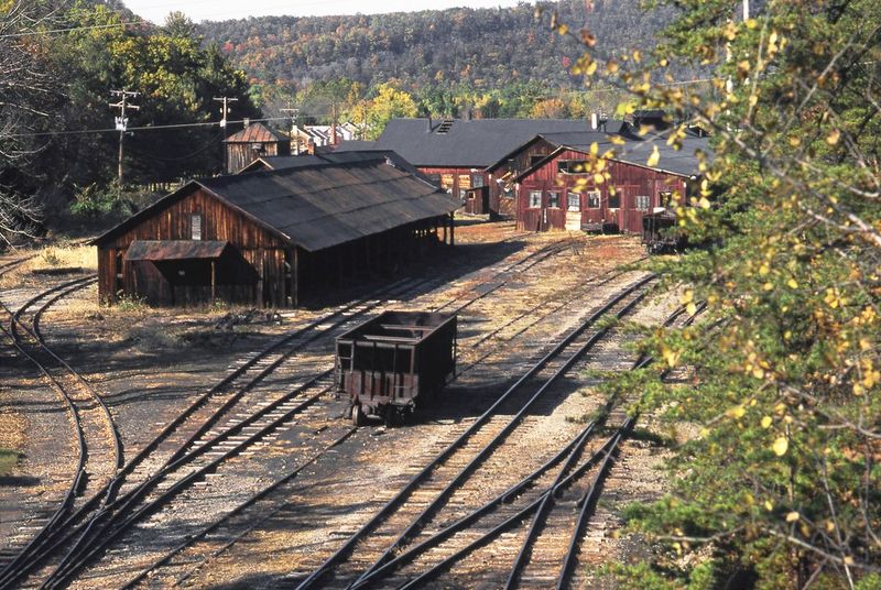10 Abandoned Pennsylvania Railroads Nature Is Slowly Taking Back - Decor Hint East Broad Top Railroad - Rockhill Furnace
