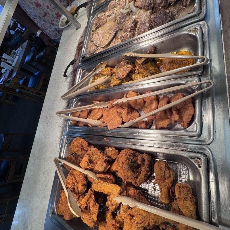 People Drive Across Georgia Just For These Buffet Favorites - Decor Hint Golden Corral's Endless Fried Chicken