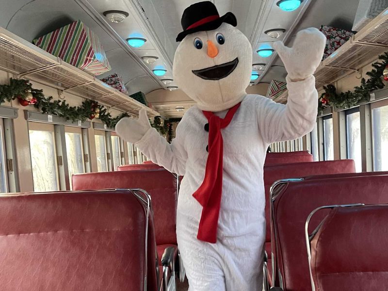 See West Virginia’s Canyon Blaze With Fall Color Aboard This Train - Decor Hint Family-Friendly Adventure