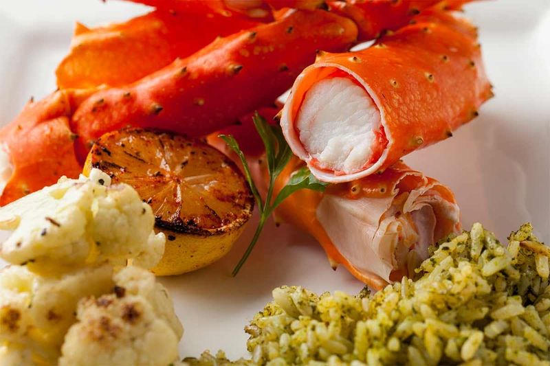 California King Crab Spots That Don't Need The Hype To Pack The House - Decor Hint Bluewater Grill - Redondo Beach