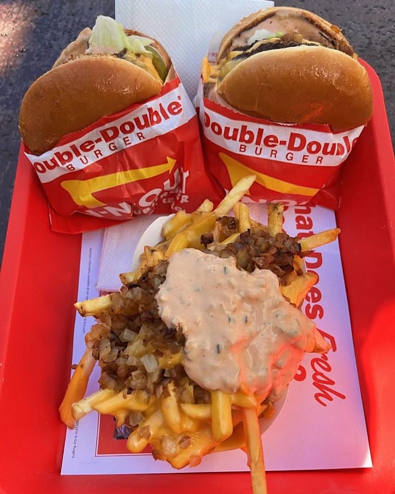 15 Nevada Restaurants Known For Great Food At Wallet-Friendly Prices - Decor Hint In-N-Out Burger