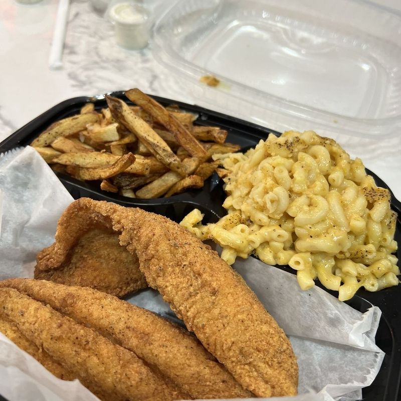 15 New York Catfish Restaurants Locals Swear Serve The Best Bayou Bites - Decor Hint Charles' Country Pan Fried Chicken