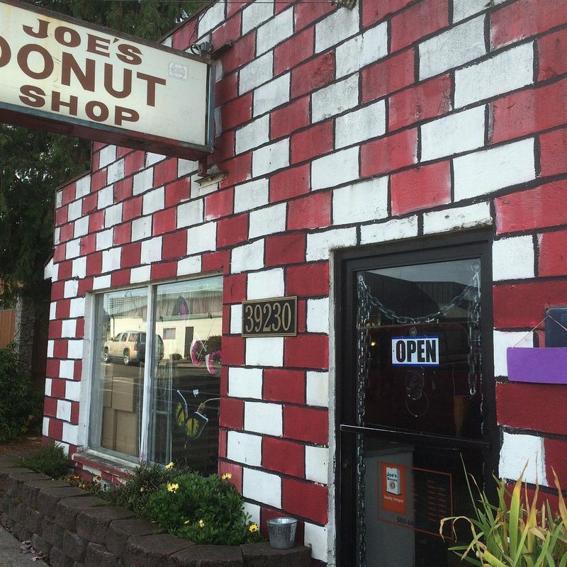 11 Oregon Chicken-Fried Steaks Keeping Country Cooking Alive - Decor Hint Joe's Donuts - Sandy
