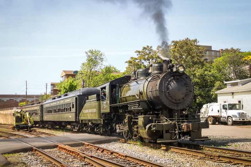 12 Pennsylvania Train Rides That Turn Travel Into A Sightseeing Experience - Decor Hint Steamtown National Historic Site