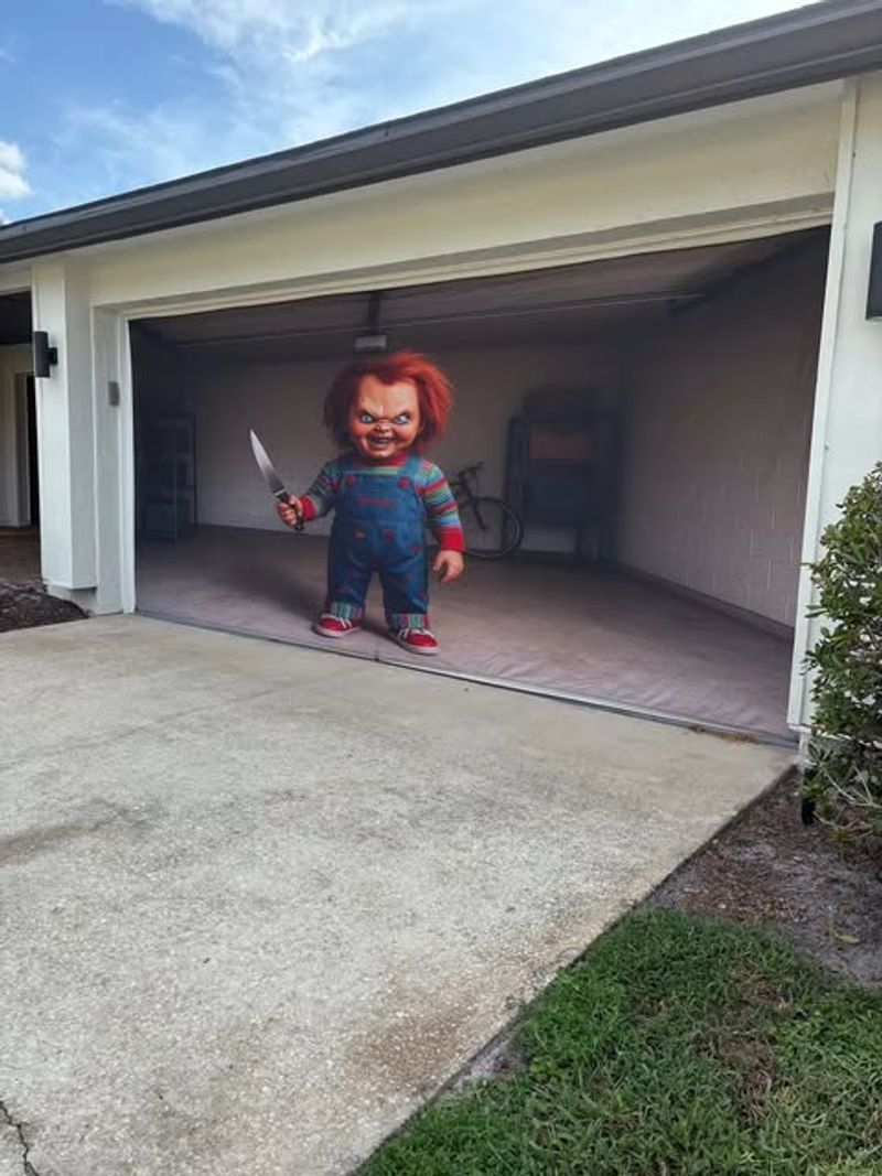 12 New Mexico Halloween Displays That Wow Every Neighborhood - Decor Hint Haunted Garage Walk-Through