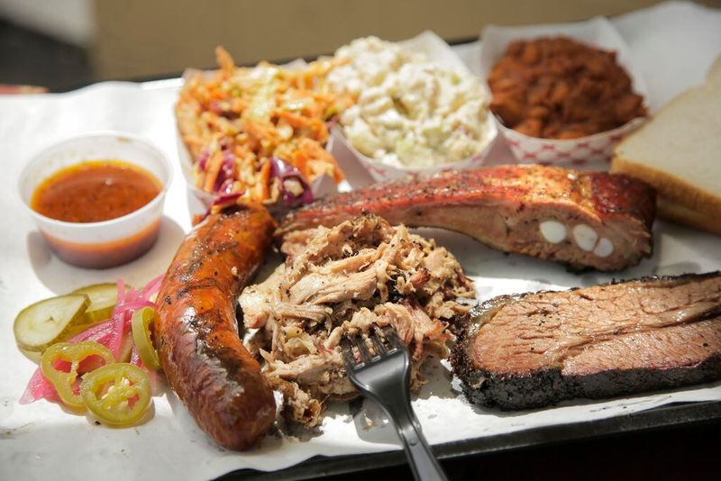 13 Oregon BBQ Spots Serving Authentic Wood-Smoked Flavor - Decor Hint Matt's BBQ, Portland